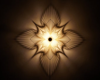 LED Wandlampe OP Art #2 - Holz Lampenschirm - Schatten Leuchte  - Schattenbild Fraktal