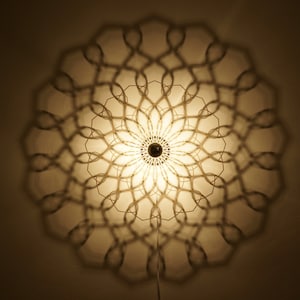 Kinkiet sylwetka fale - drewniany abażur - ściana cienia lampy - mandala