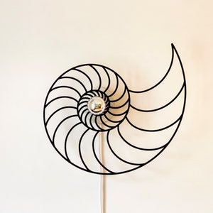Światło cienia Nautilus - drewniany abażur - kinkiet cudowna spirala - akcentująca ściana świetlna