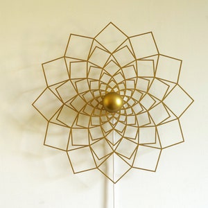 Sylwetka kinkietu LED - kwiat #3 - filigranowy ornament - cieniowana lampa sufitowa - mandala - diamentowy cień
