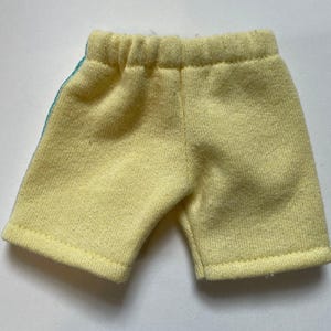 Ropa para muñecas de 14,5 pulgadas: pantalones cortos y pantalones deportivos surtidos para muñecas. Se adapta a Wellie Wishers, Ruby Red Fashion Friends y Glitter Girls.