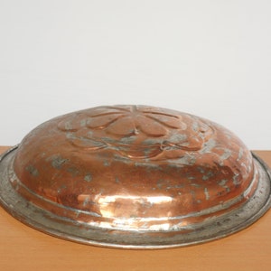 lot nr 683 old vintage pudding cake form mould  bowl made of tinned copper pewter tin hanging floral patterns