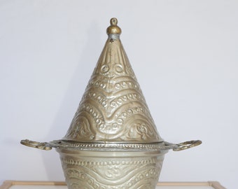 Vintage Moroccan Tagine Pot: White Metal with Bronze Accents, lot nr 868