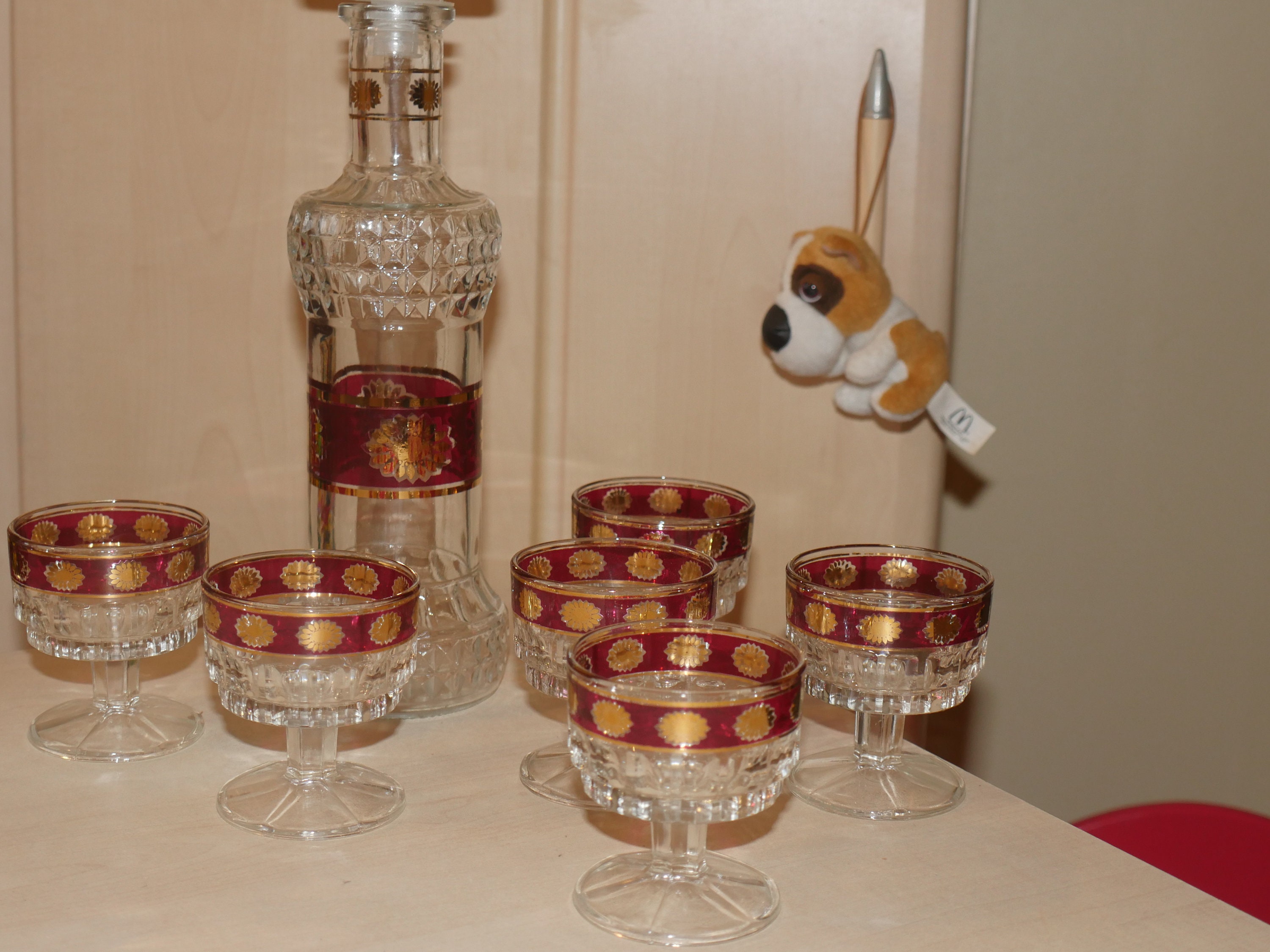 lot nr 112 Belgian vintage 6 glass and 1 jar with cover complete set exellent condition goblets drinking trinkets cups Belgium