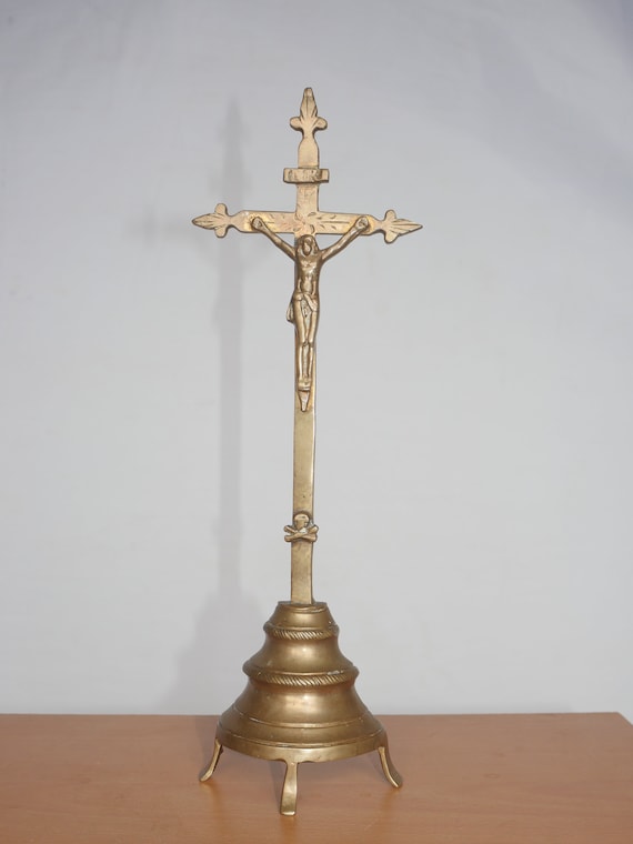 アンティーク　イエス　キリスト　磔刑　十字架　真鍮　ヨーロッパ ロット番号617古いアンティーク真鍮製の十字架十字架イエスキリスト
