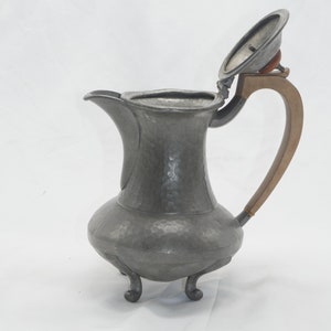 lot nr 36 old vintage Antique Trafalgar pewter hand beaten tin teapot tea pot kettle made in England art Deco