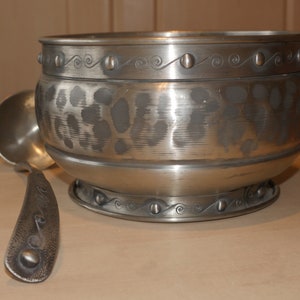 lot nr 08 large tureen bowl & scoop set tenn pewter vintage hand made in Norway A10 tinn