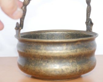 lot nr 592 antique hanging heavy copper bronze bowl container pot planter