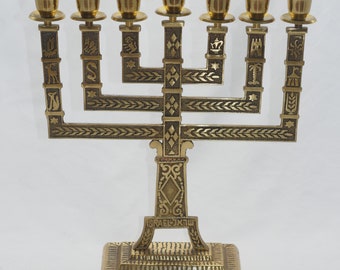 lote nr 621 latón vintage Judaica Menorah Israel candelabros candelabros ritual muchos símbolos