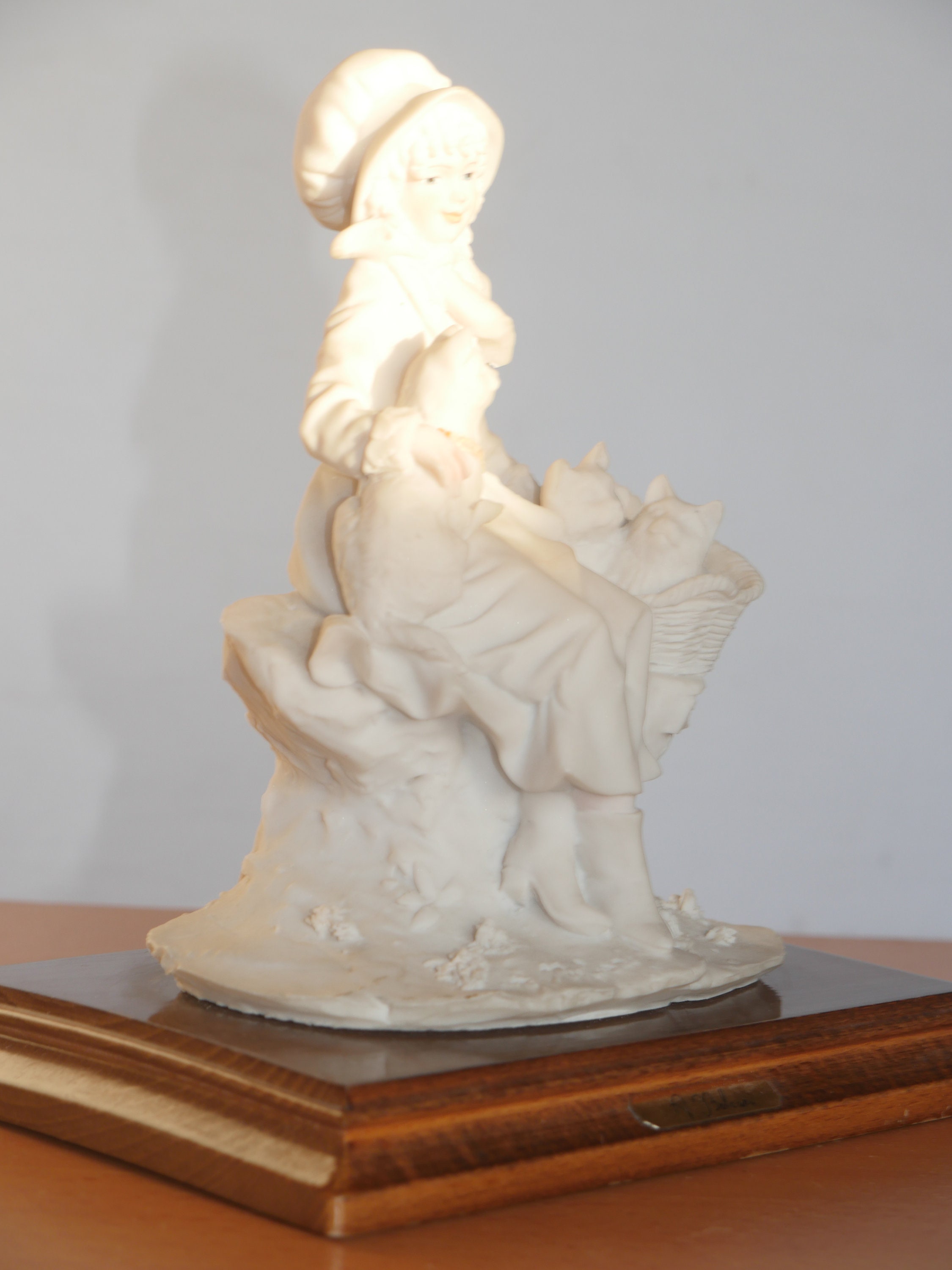 ドマンAuro A Belcari ITALY 1980年代 1986 AURO BELCARI Capodimonte Porcelain Figure Made in Italy