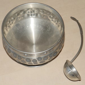 lot nr 26 middle size tureen bowl & scoop set tenn pewter vintage hand made in Norway B10 tinn