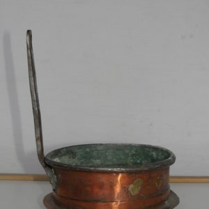 lot nr 944 old antique Swedish copper made in Sweden pan with vertical upright iron handle