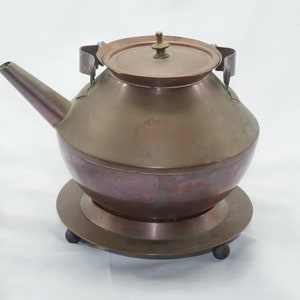 lot nr 914 old antique copper wooden handle Grillby Metallfabrik Swedish Tea pot with Stand teapot