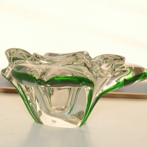 lot nr 681 vintage Intense transparent - green Murano ? Glass bowl made in Italy? butterfly shaped bowl