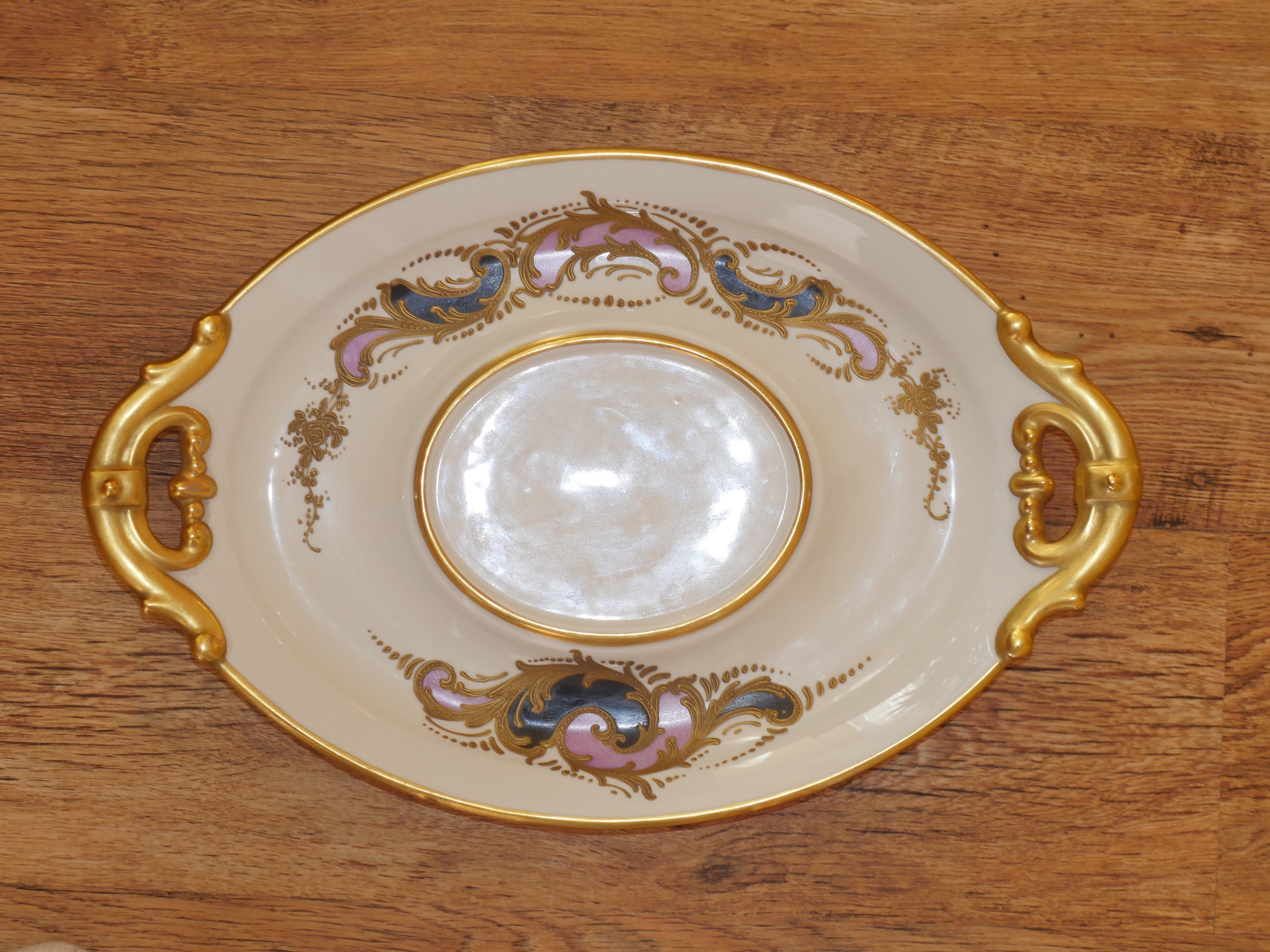 lot nr 644 antique large heavy porcelain French branded Limoges platter gilded white tray for a tureen