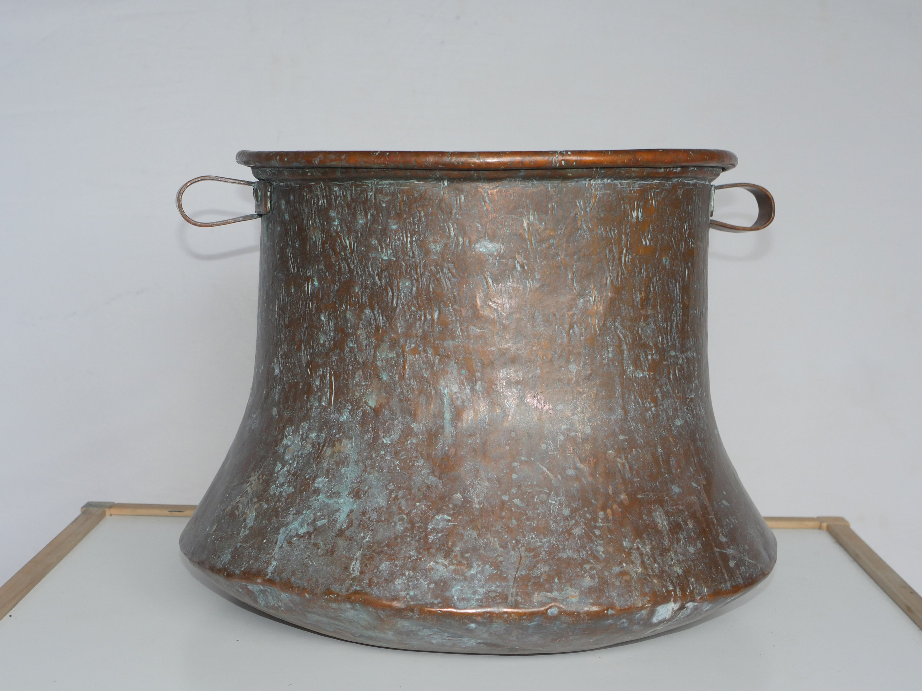 Lot Nr 510 Extra Large Old Antique Hammered Copper Cauldron