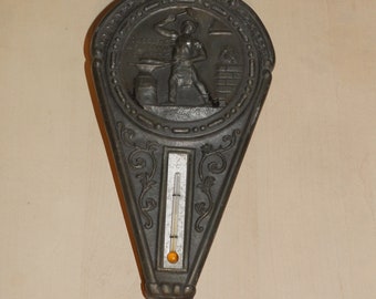 kavel nr 396 ongewone zeldzame tinnen tin antieke thermometer meteo apparatuur Nederlands hangend gereedschap smid smid 3d bas reliëf