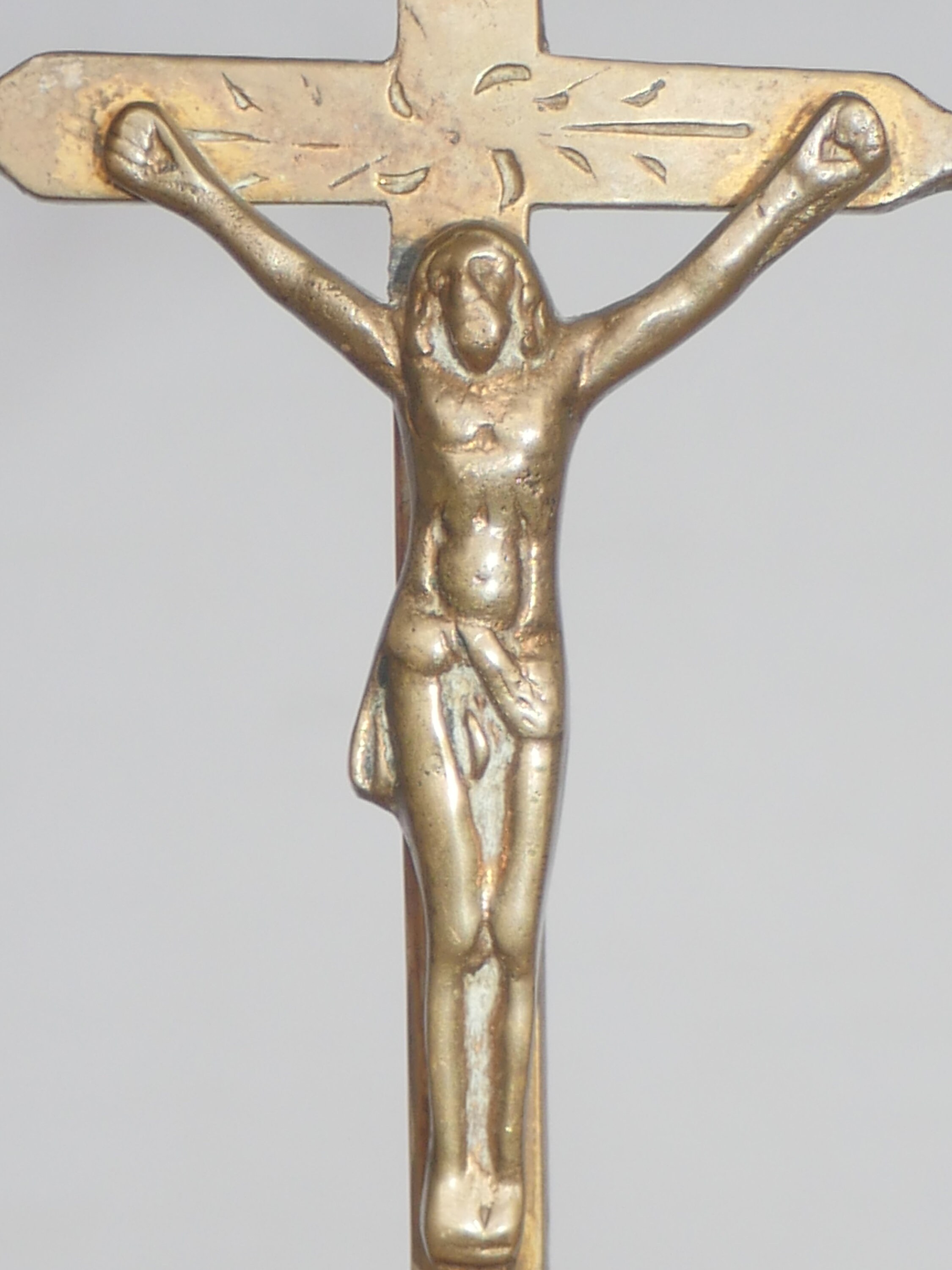 ロット番号617古いアンティーク真鍮製の十字架十字架イエスキリスト