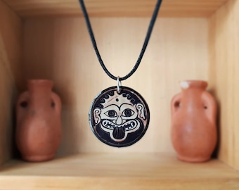 Collier Gorgone, pendentif Méduse, mythologie grecque, bijoux archéologiques, réplique d'une coupe antique, vase grec de Cerveteri (Italie), porte-bonheur