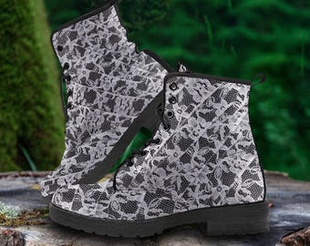 Stivali da combattimento in ecopelle con lacci bianchi: scarpe da matrimonio personalizzate