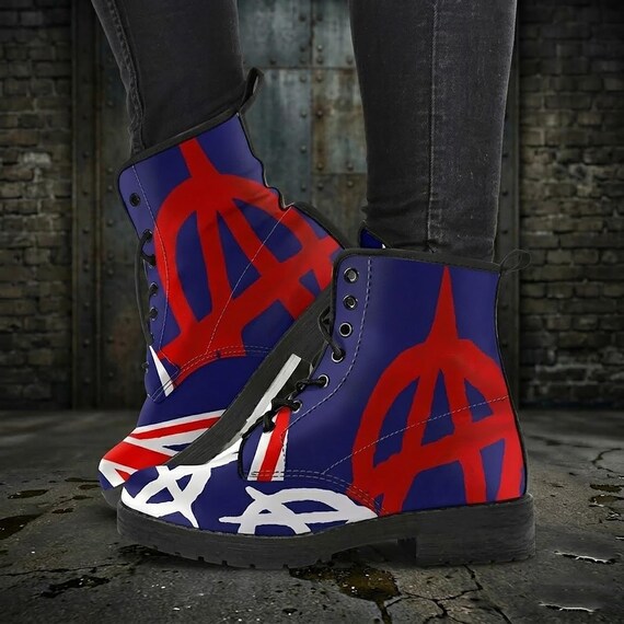 Union Jack Vegan Leather Combat Boots: British Flag Fashion  display picture 3