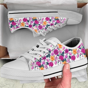 Frauen Garten Blume Low Top Benutzerdefinierte weiße Turnschuhe, Freundin Geschenkidee Floral Cute Schuhe