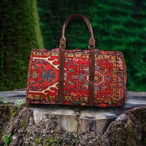 "Meine ""Oma's alter Teppich"" Polyester Reisetasche, individuelle Geschenke, Seesack, Geschenk für Mutter, Weekender, alles, was man über Nacht tragen kann."