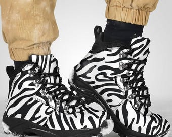 Czarne buty alpejskie z nadrukiem zebry: wegańskie buty zimowe