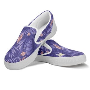 Woman&#39;s Tropical leaf Custom Slip Ons Sneakers, Mother&#39;s Day Gifts for Her Casual Cute shoes