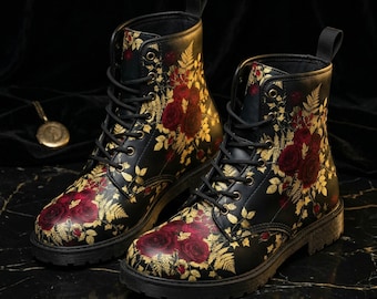 Botas de combate de piel vegana con estampado floral de rosas rojas: un elegante regalo gótico.