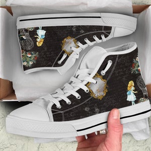 Zapatos altos personalizados de Alicia en el País de las Maravillas, regalos góticos para fans de Alicia, zapatillas casuales con lazo