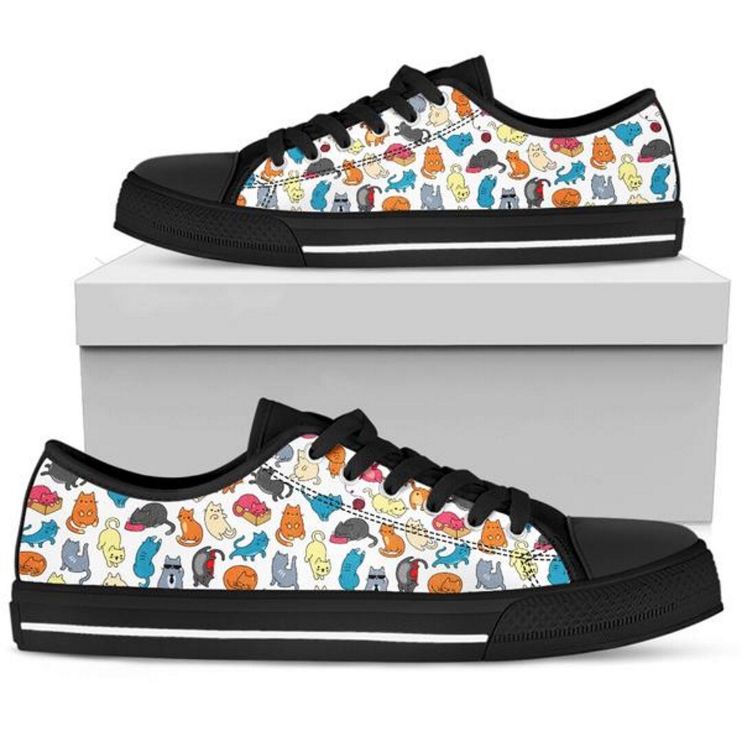Cute Green Doodle Cat Print Men's Low Top Shoes
