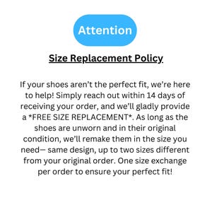 Pode incluir: Texto em fundo branco detalhando uma pol&iacute;tica de substitui&ccedil;&atilde;o de tamanho de sapatos. Um oval azul com a palavra "Attention" no topo. A pol&iacute;tica oferece uma substitui&ccedil;&atilde;o de tamanho gratuita dentro de 14 dias ap&oacute;s a compra.