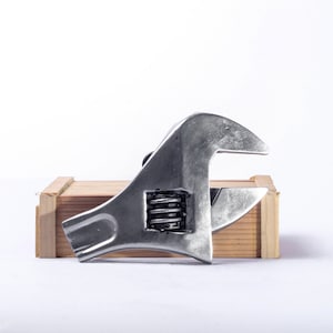 Belt buckle Wrench Buckle