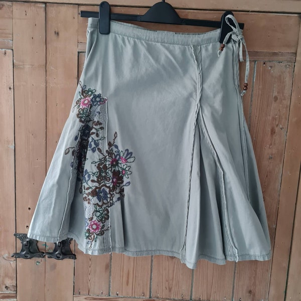 Vintage skirt, cargo skirt, 90s skirt, Moto, topshop, pale Khaki, panelled skirt, embroidered skirt, 90s, y2k, boho hippy skirt, cottagecore