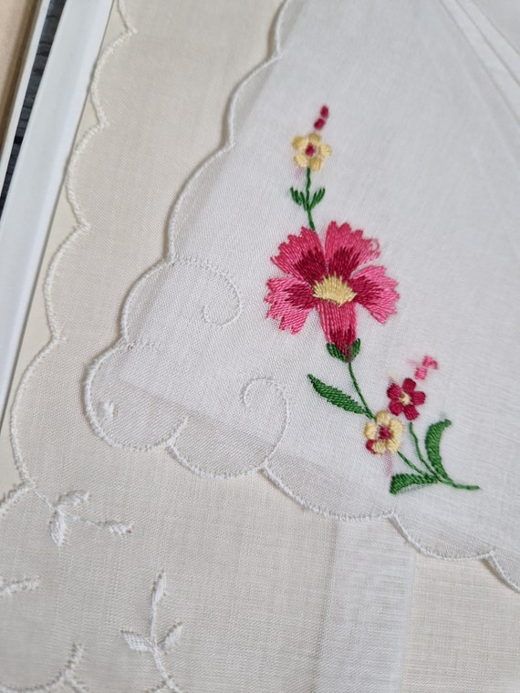 Beautiful Austrian embroidered hankerchiefs in bo… - image 3