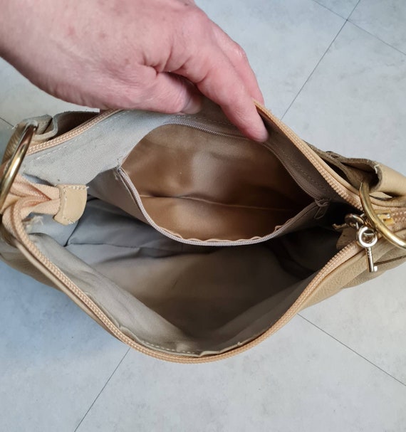 Vera Pelle Vintage Mondformige Leder 90er Jahre Tasche Creme Ledertasche Made in Italy Schlossverschluss Innenfach mit ReiBverschluss Etsy