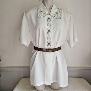 Pearl Collections vintage short sleeved blouse, pierced embroidered collar, 80s, 90s, preppy white  blouse, womens vintage shirt