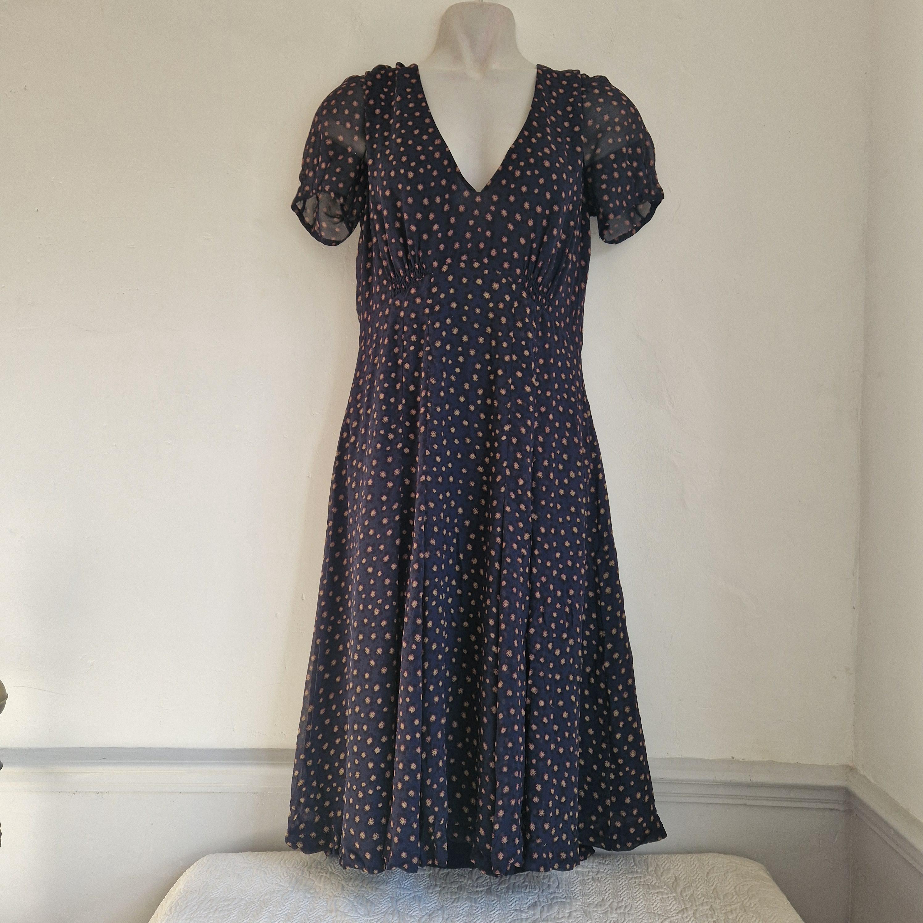 kew silk dress The Kew Dress A fun cloqu dress in the most gorgeous fruity pink Fully lined in pure silk with a sumptuous Whats not to love ? THE best star