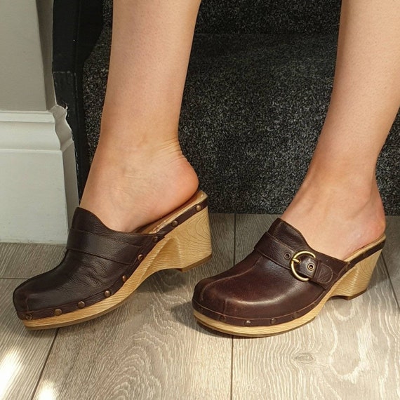 clarks leather slip on clogs