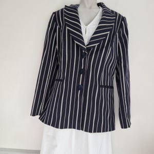 Striped blazer in navy and white, stunning semi fitted all season jacket, by Planet, fully lined, womens boating blazer