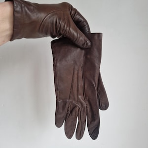 Ladies Dent Fownes braune Leder Handschuhe mit Seide gefüttert, hohe Qualität mit schöner Patina, guter Zustand, Damen Handschuhe