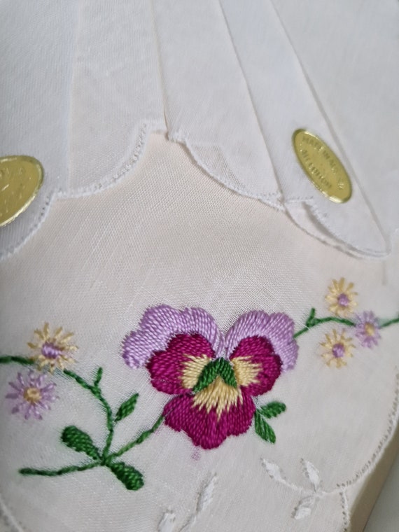 Beautiful Austrian embroidered hankerchiefs in bo… - image 5
