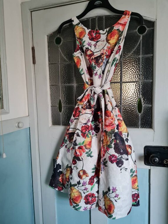 Ariella 50s Style Retro Dress in White With Bold Floral Pattern and Self Tie Belt Size UK8 Wedding Christening Designer Etsy UK