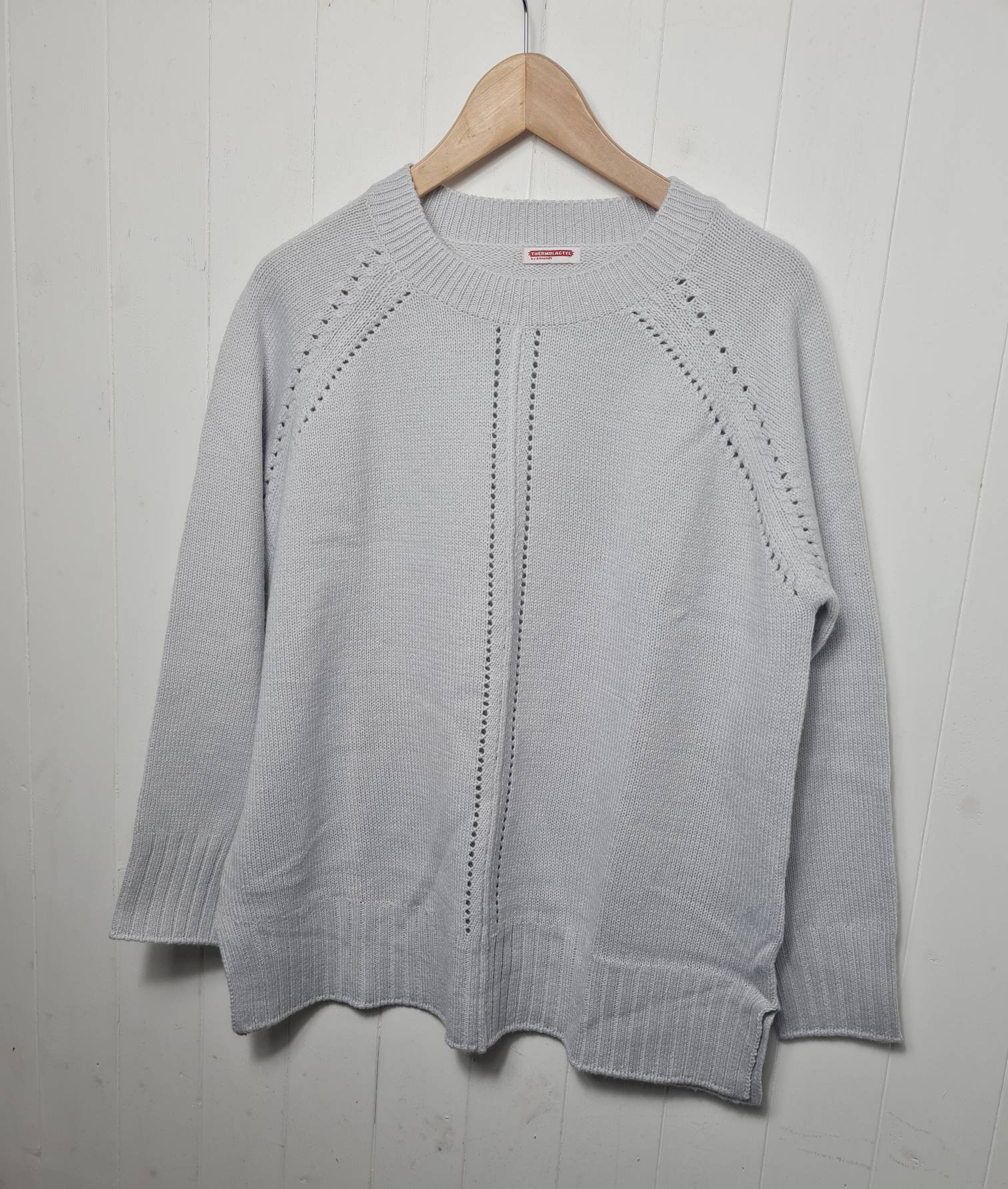 GoRetroVintage Vintage Dove Grey Crew Neck Womens Jumper by Damart, Knit Jumper with Deep Rib, Side Slits, Detailed Front, thermolactyl