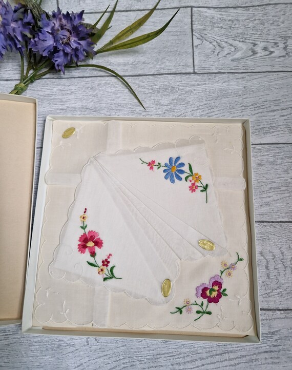 Beautiful Austrian embroidered hankerchiefs in bo… - image 1