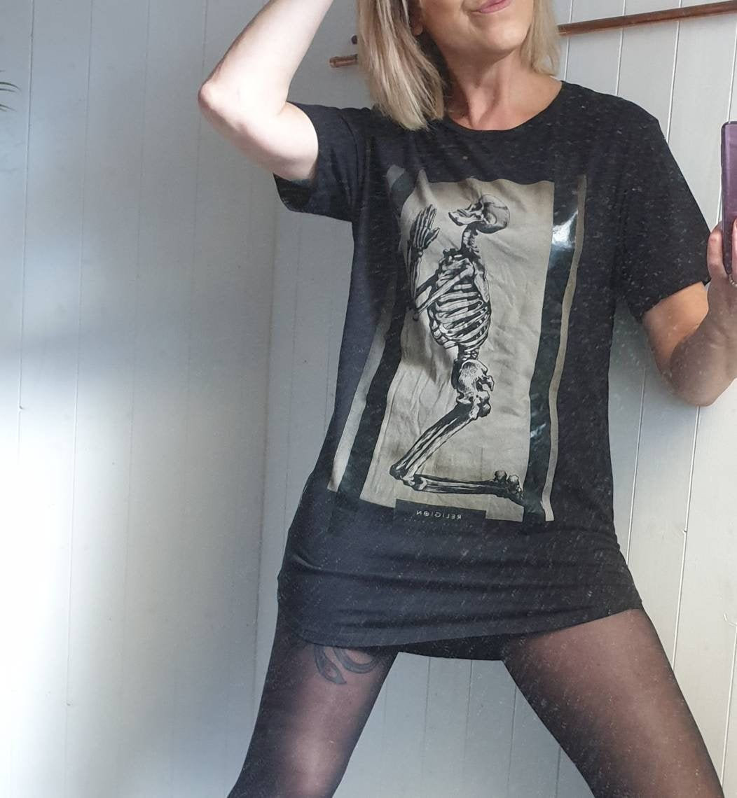 Image of Vintage Religion, Praying Skeleton, Tshirt Size L