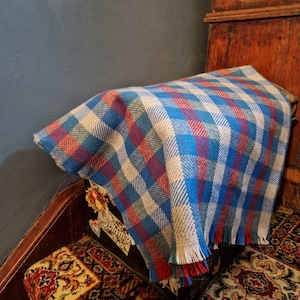 YB, Yorkshire Blankets, vintage blanket, checked blue travel rug, picnic blanket, tartan wool blanket, throw, chair cover, car blanket