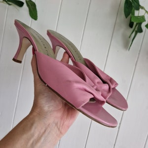 Roland Cartier vintage Barbie Pink mules sandals in cute pink leather with kitten heel in good condition