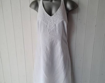 Vintage 90s  halter neck white linen dress with embroidered front, A line dress, cute summer cottagecore dress